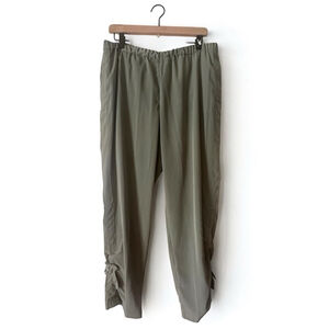 Chico's Green Satin Feel Cargo Cropped Utility Pants Women's Size 2/Large
